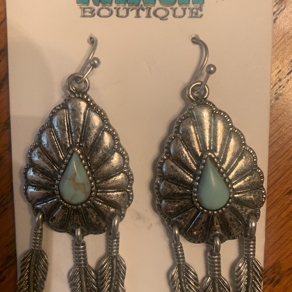 NWT Silver Tone Earrings- Western Style - Picture 2 of 6